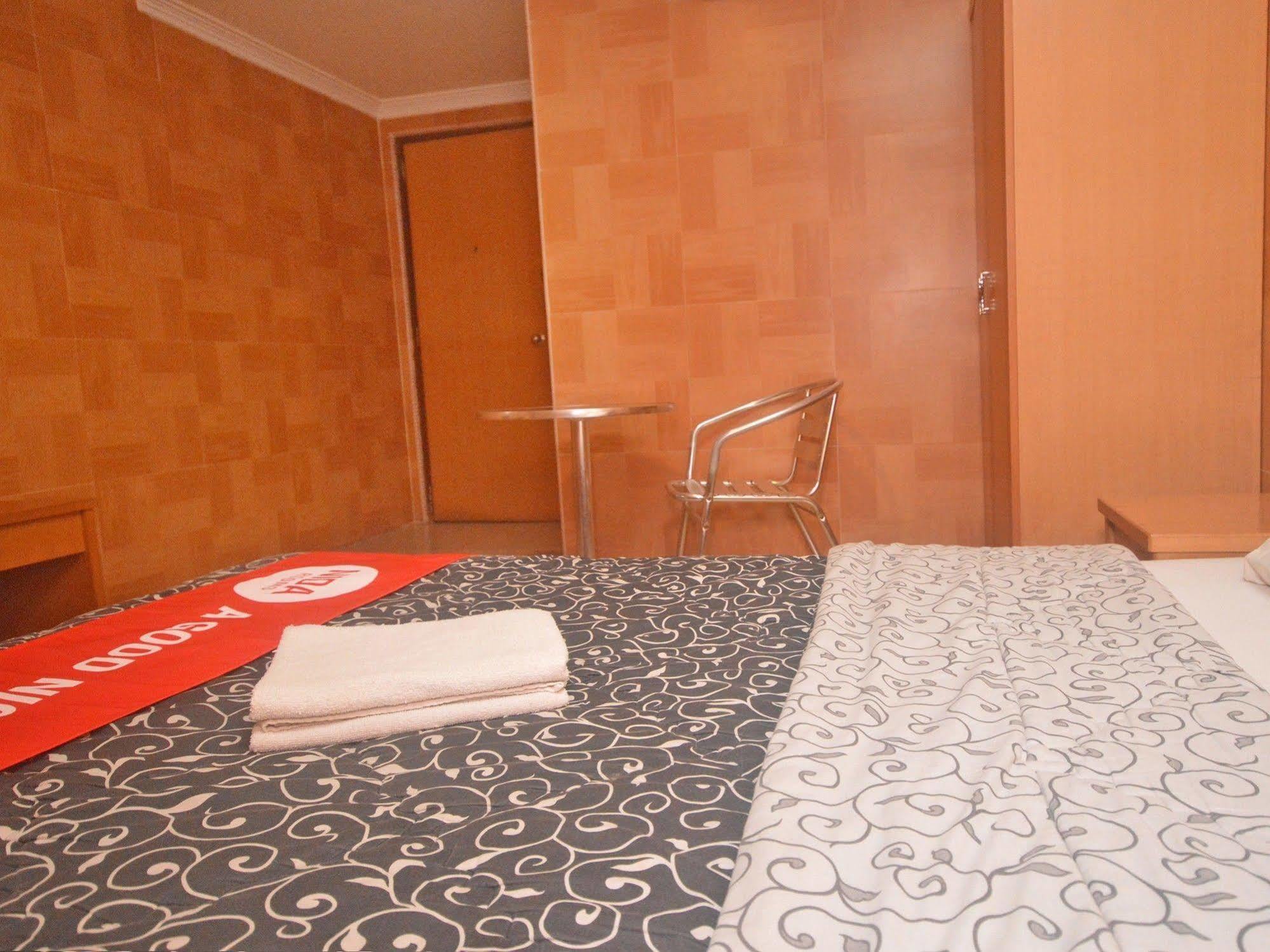Nida Rooms Nagoya Business Center Batam Bagian luar foto
