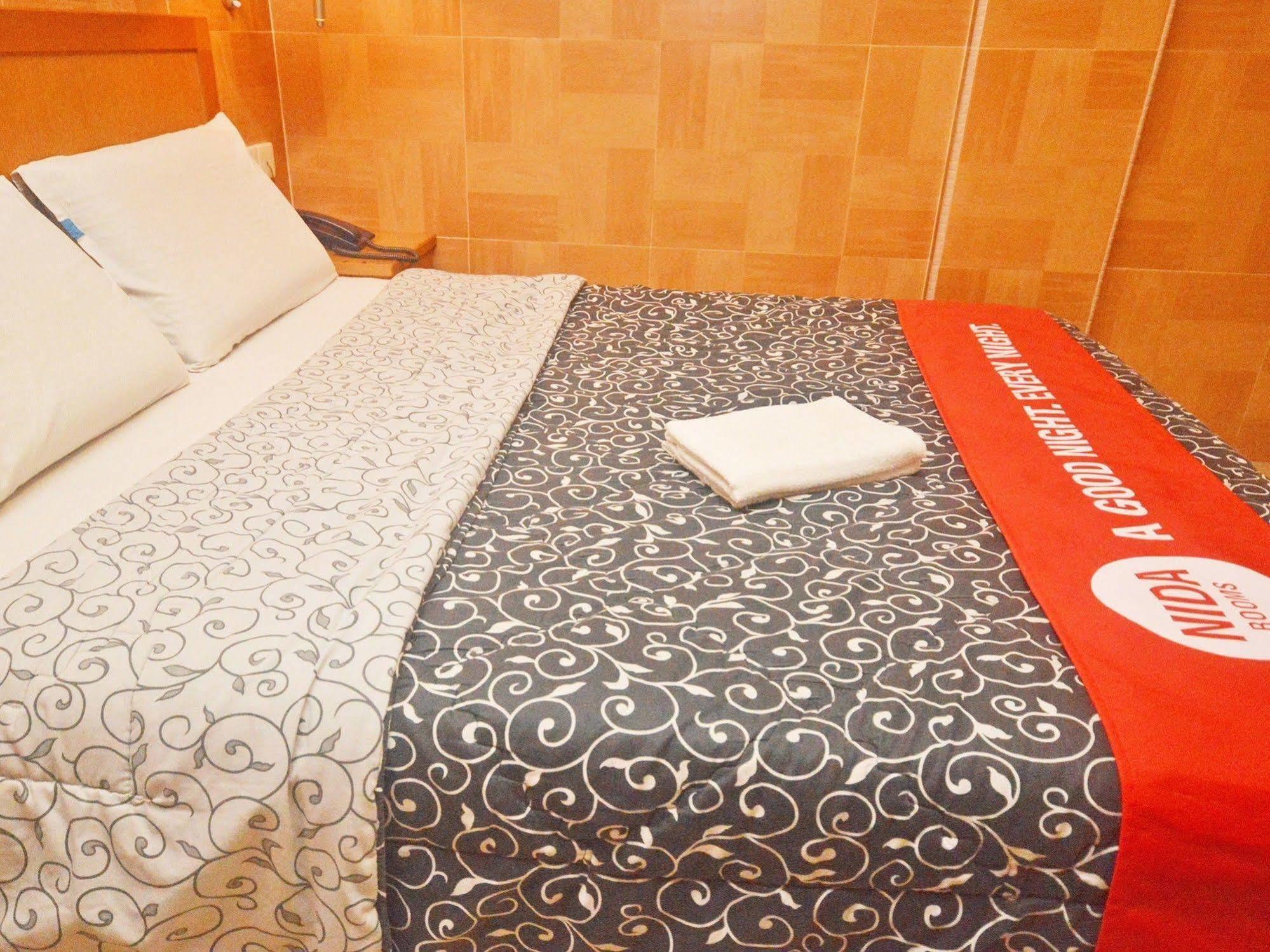 Nida Rooms Nagoya Business Center Batam Bagian luar foto